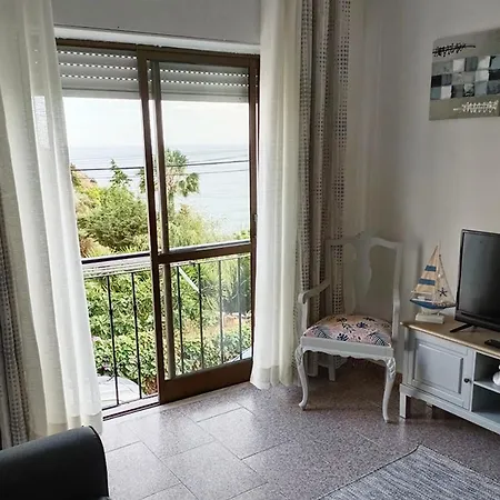 Akisol Lagos Beach Apartment *